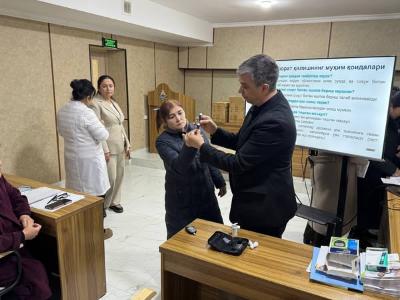 How to use a glucometer? Answers to such questions were sought at the training seminar held by the Samarkand branch of the Republican Specialized Scientific and Practical Medical Center of Endocrinology on the basis of Jambay District Medical Association.