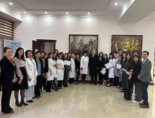 Во благо человека! В рамках научно- практической конференции «Туракуловские чтения» в поддержку молодежи в РСНПМЦ эндокринологии им.акад.Е.Х.Туракулова организован конкурс молодых ученых