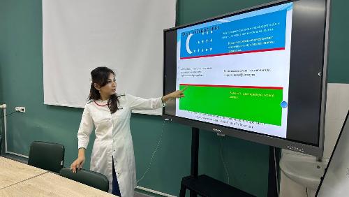 День флага Узбекистана отмечается 18 ноября. 