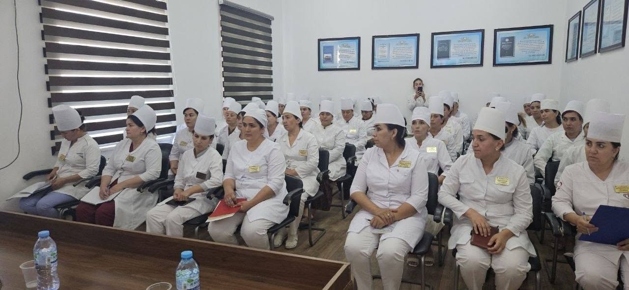 Buxoro viloyat endokrinologiya dispanseri kuratori U.N. Alayarova 2026-yil 8-sentabr kuni Peshkovskiy tumani endokrinologiya dispanserida seminar o'tkazdi.