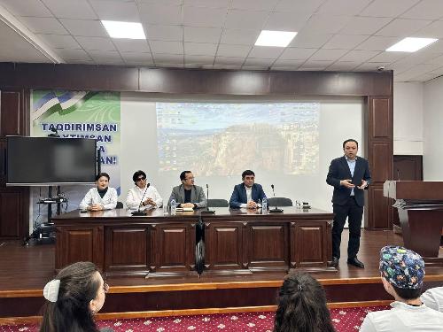 Mirzo Ulug'bek tumanida ma'rifiy targ'ibot tadbirlari davom etmoqda!   Eng ulug‘ g‘oyamiz:  “Jaholatga qarshi — ma’rifat"