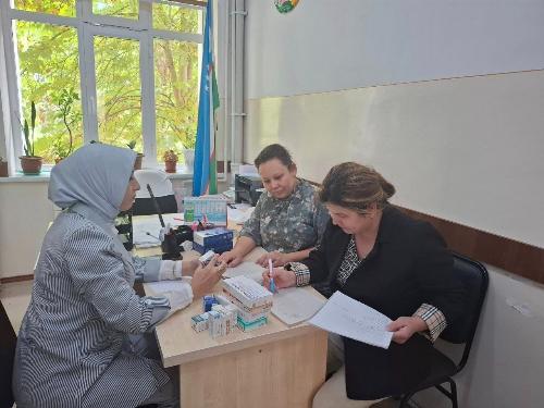 Во благо человека! специалисты диспансера под руководством главного врача-эндокринолога области М.М. Каримовой изучили состояние лекарственного обеспечения населения и больных эндокринной системой в городах ОЛМАЛЫК и ЧИРЧИК, оказали практическую помощь.