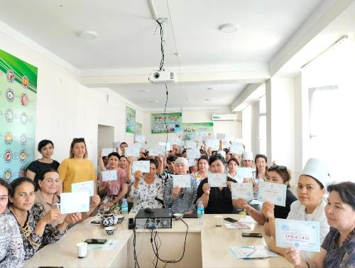 Inson qadri uchun! Guliston ko‘p tarmoqli klinikasi o‘quv zalida o‘quv seminari bo‘lib o‘tdi.