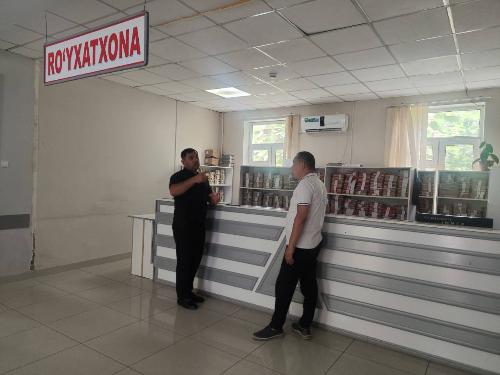  RIEIATM Gemodializ bo‘limi mudiri t.f.n. A.Yu.Xolikov va filial direktor o‘rinbosari I.Ibroximov xamroxligida filialda “Tibbiyotda 90 kunlik o‘zgarishlar” dasturi bo‘yicha amalga oshirilgan ishlar bilan tanishdi.
