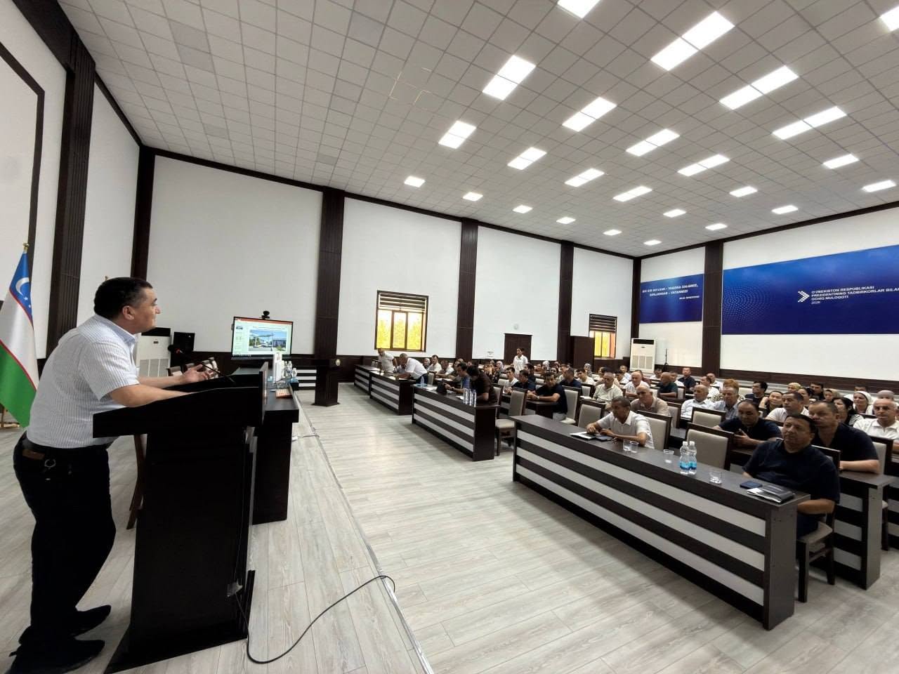 The chief physician of the Bukhara Regional Endocrinology Center, Sh.M. Narziev, and specialists conducted a briefing for all heads of outpatient clinics.