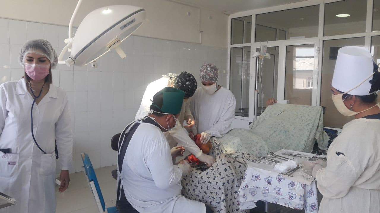 Markazning jarroh-endokrinologlari Samarqanddagi katta sog`lomlashtirish aksiyasi doirasida bir qator muvaffaqiyatli operatsiyalarni amalga oshirdilar