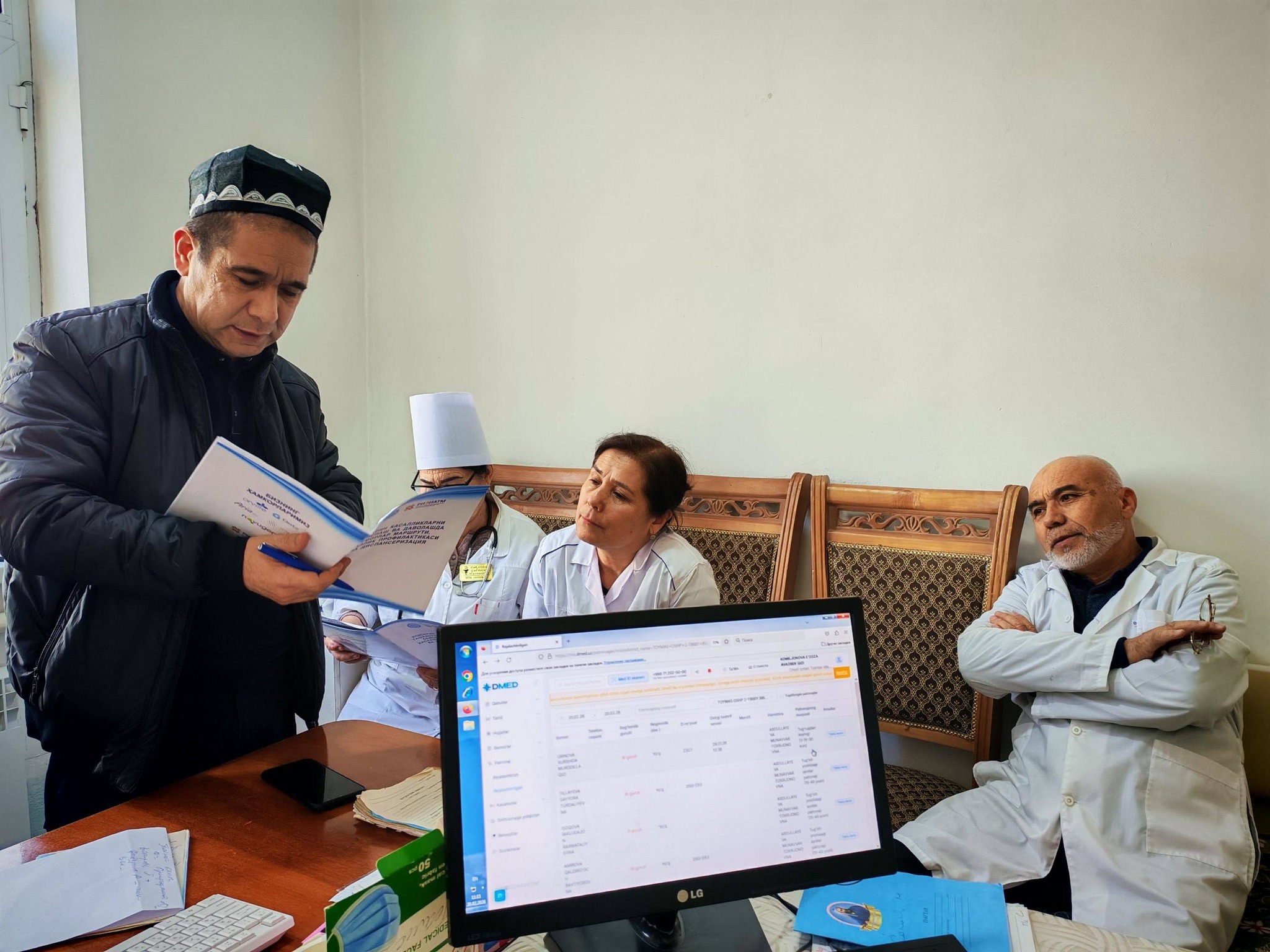 2026-йил 20-февралда Чуст тумани куратори А. Дедамирзаев ва Чуст тумани тиббиёт бирлашмаси қошидаги Миллий институтдан туман эндокринологи Б. Каримжонов касалликларни киритиш имкониятини кўриб чиқдилар.