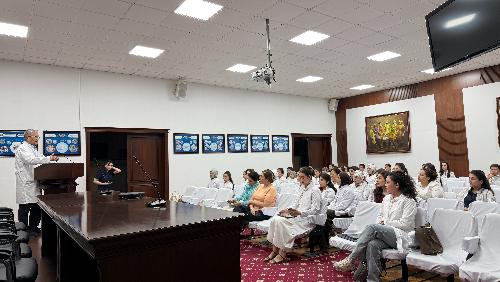 On May 6, Professor Anvar Valievich Alimov, Director of the Yo.X.Turakulov Republican Scientific and Practical Medical Center of Endocrinology, gave a lecture to clinical residents. 