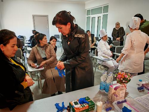Во благо человека! Чекманов В.Н., сотрудник РСНПМЦЭ им. академика Е.Х. Туракулова, проходивший стажировку в г. Дюссельдорф, Германия, провёл обучающий семинар «Школа диабета» 13 февраля 2025 года для медсестер эндокринологических клиник Хорезмской области