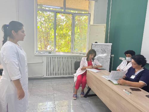 В учебном центре при РСНПМЦ эндокринологии им.Ак. Ё.Х.Туракулова сегодня прошёл экзамен среди клинических ординаторов 2-го года обучения по летней производственной практике. 