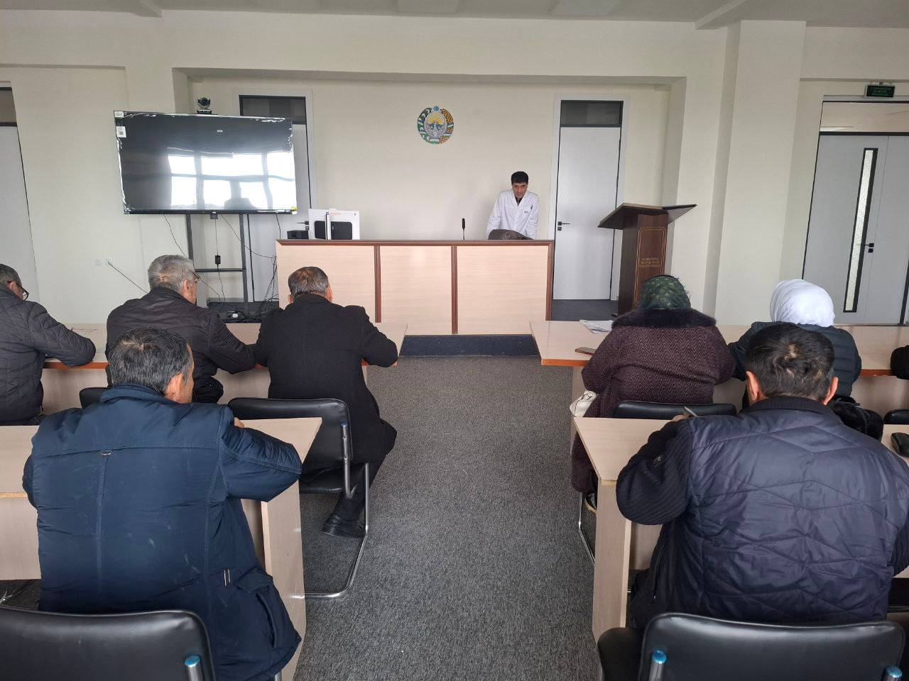 On January 25, 2026, the curator of the Bukhara Regional Endocrinology Dispensary, Khasanov Kh.N., conducted a briefing for patients with the 6 most common types of endocrine diseases.